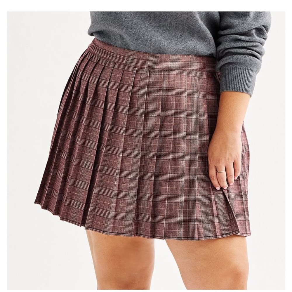 NWT Juniors’ Plus Size SO Pull On Brown Plaid Pleated Skort (3X)